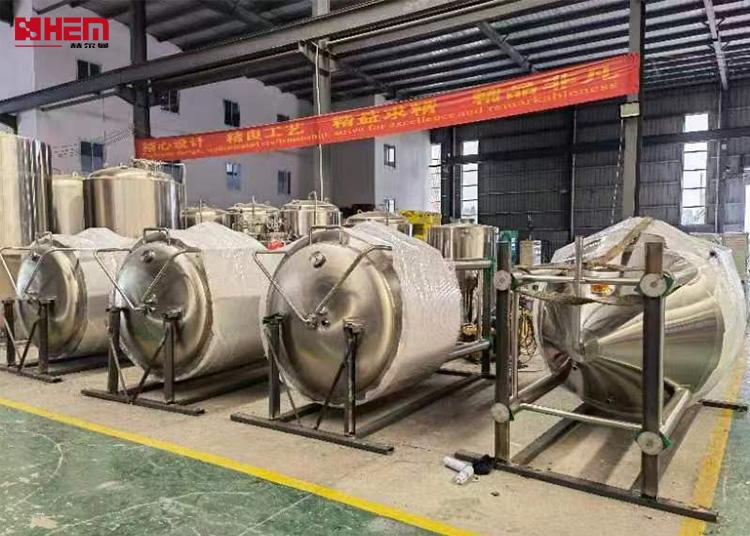 墨西哥1000L五器精酿啤酒设备发货了！